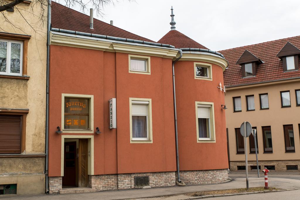 Taverna panzió Sopron Esterno foto